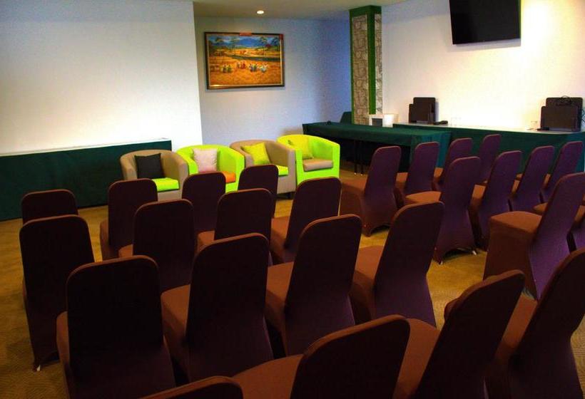 בית מלון כפרי Sevensix  Balikpapan