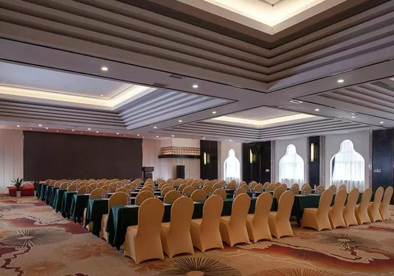 Vienna International Hotel Diecai Wanda High Speed ​​rail Station