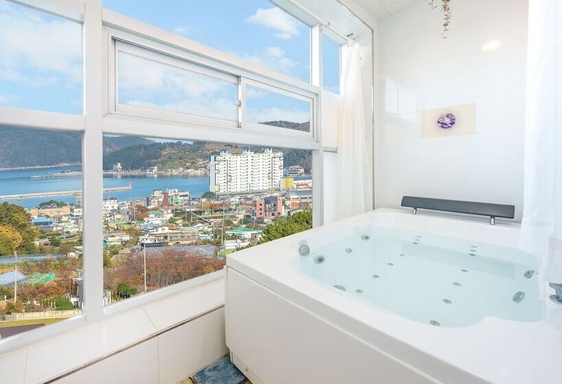 Geoje Forest Morning Spa Pension