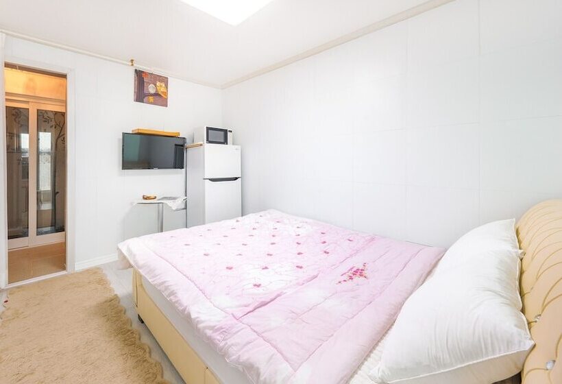 Geoje Forest Morning Spa Pension