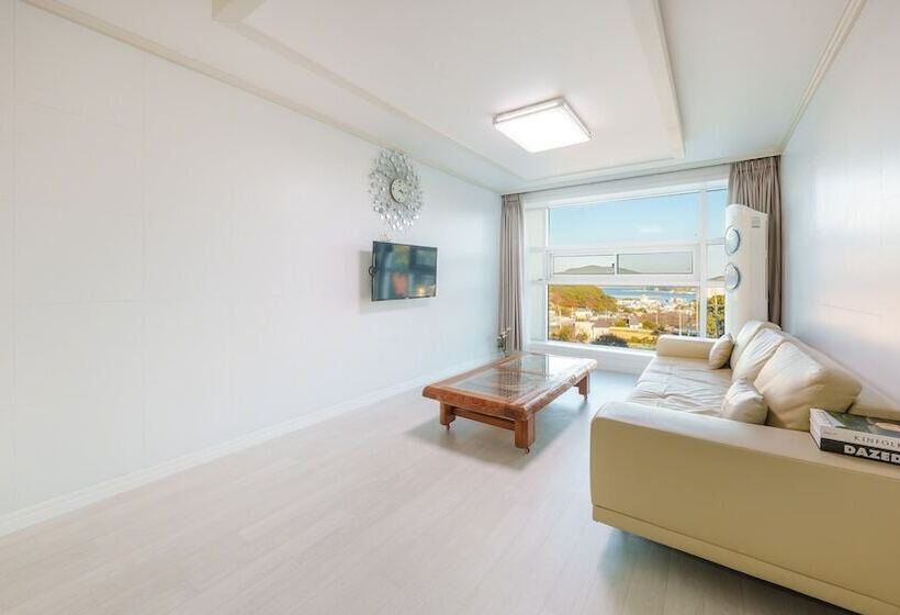 Geoje Forest Morning Spa Pension