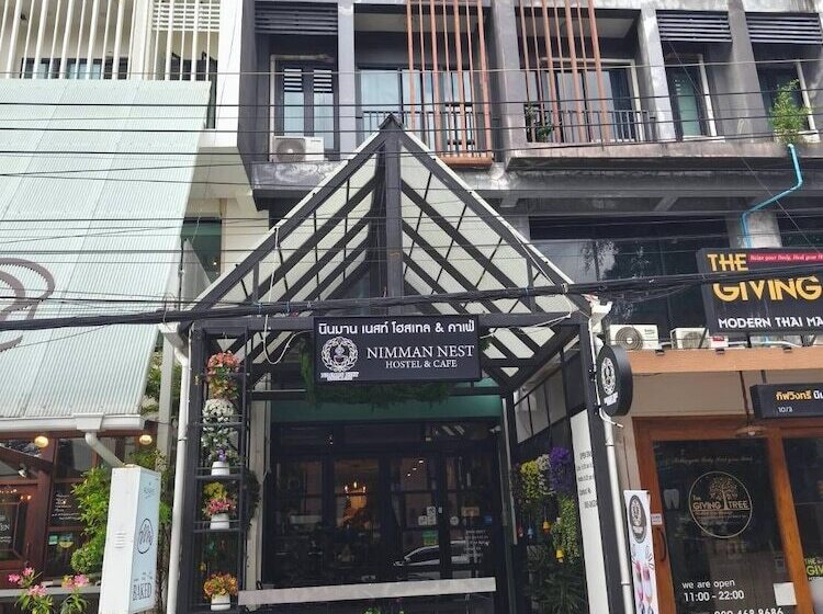 Nimman Nest Hostel & Cafe