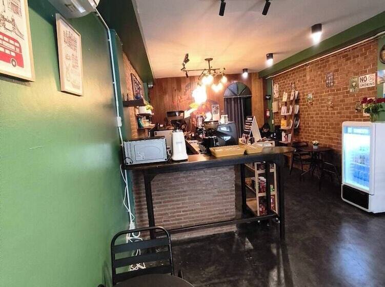 Nimman Nest Hostel & Cafe