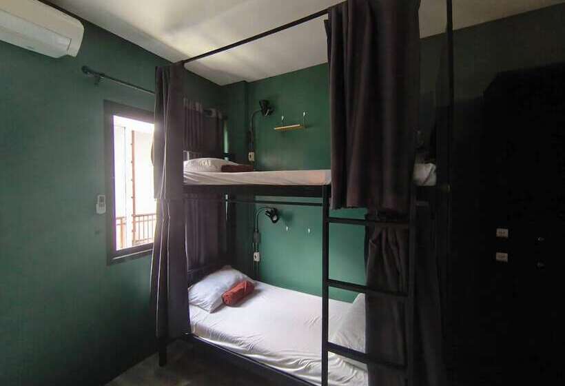 Nimman Nest Hostel & Cafe