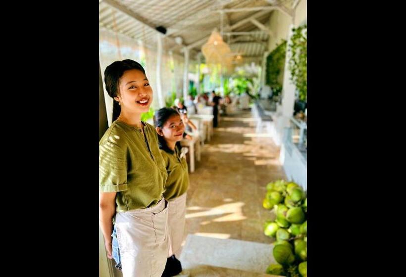 Rascals Hotel Adults Only