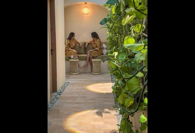 Rascals Hotel Adults Only