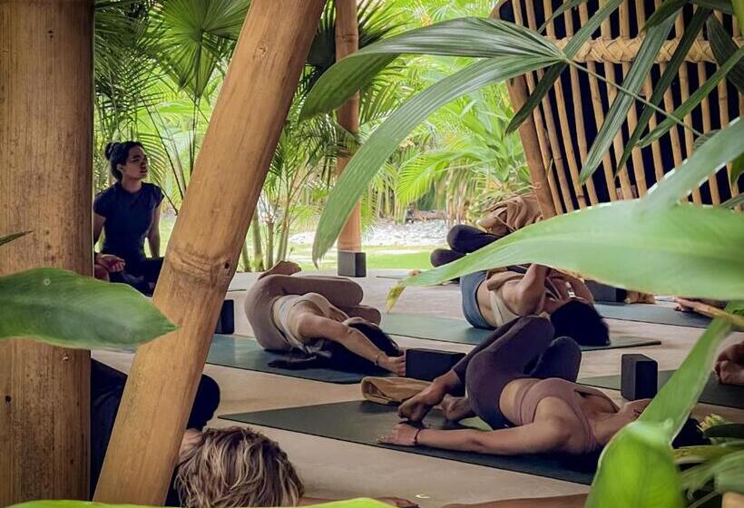 Rascals Hotel Adults Only