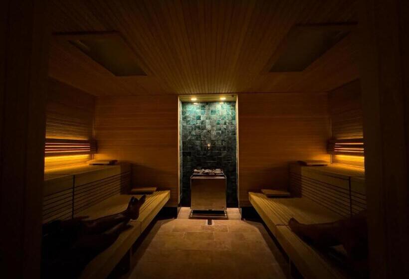 Rascals Hotel Adults Only