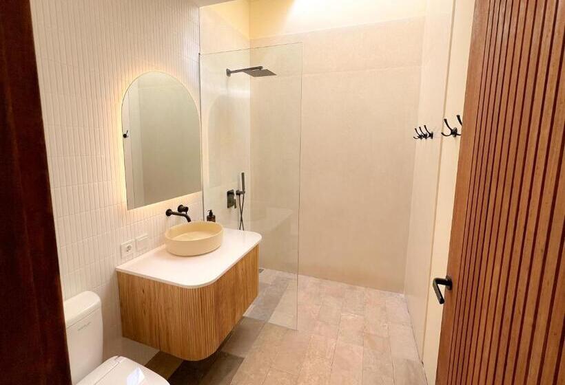 Rascals Hotel Adults Only