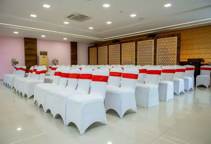 Hotelli Mansha Regency