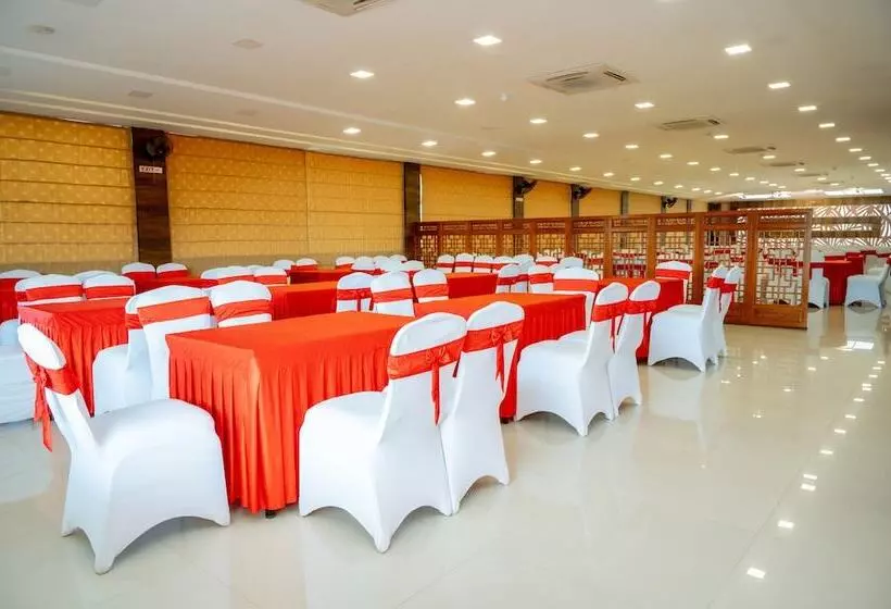 Hotelli Mansha Regency