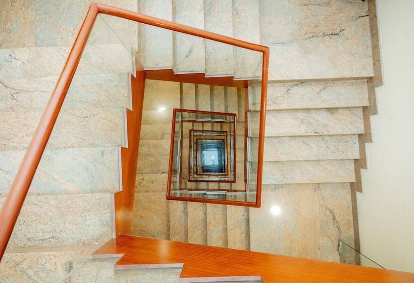 Hotel Mansha Regency