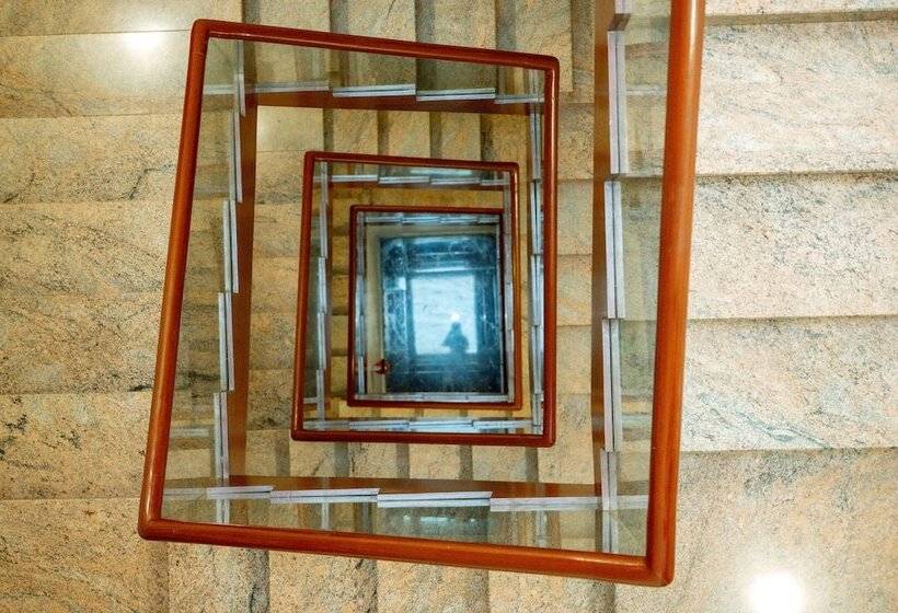 Hotel Mansha Regency