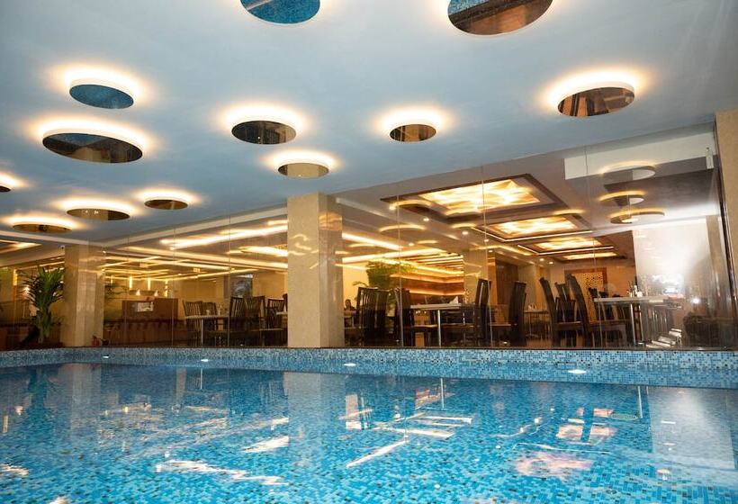 Hotel Mansha Regency