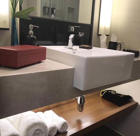 Отель Sanya Great East Sea Junting