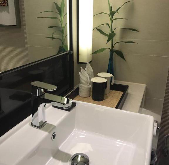 Отель Sanya Great East Sea Junting