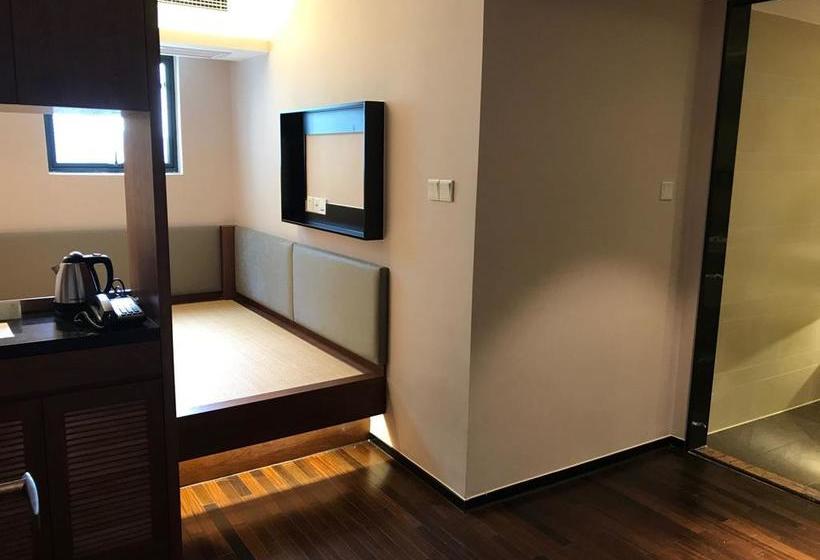 Отель Sanya Great East Sea Junting