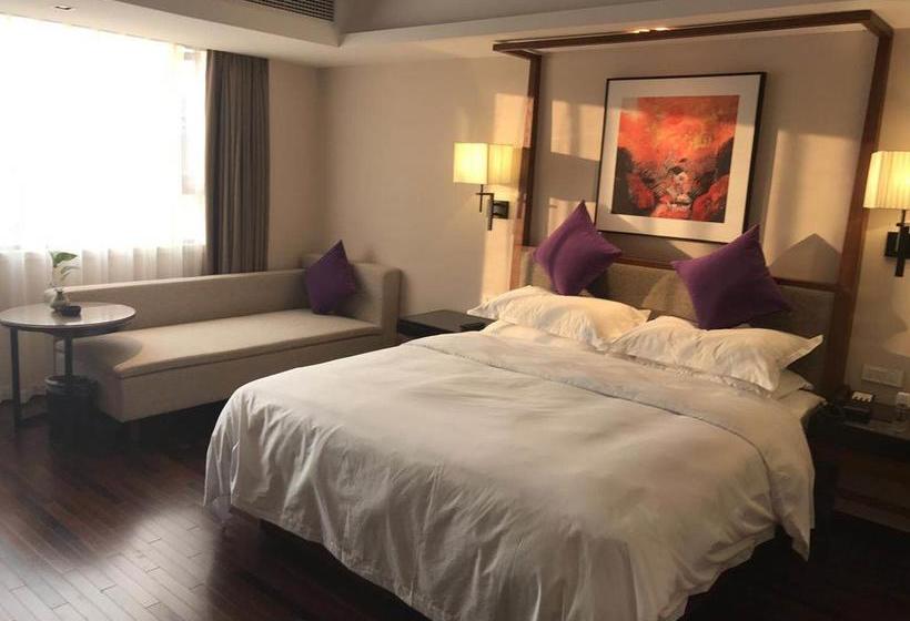 Отель Sanya Great East Sea Junting