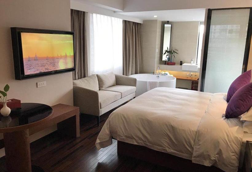 Отель Sanya Great East Sea Junting