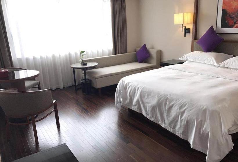 Отель Sanya Great East Sea Junting