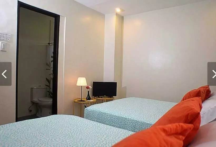 هتل The Guest House Laoag