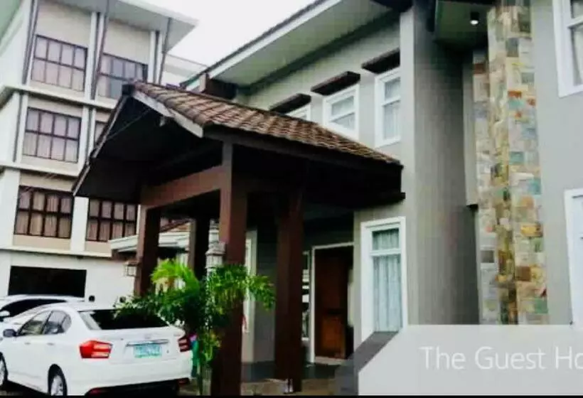 هتل The Guest House Laoag