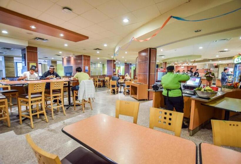 هتل United College