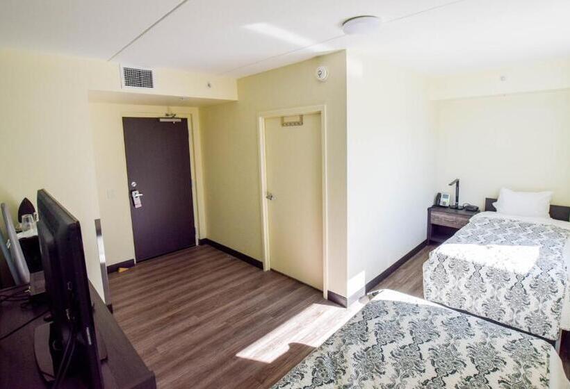 هتل United College