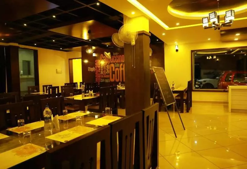 ホテル Wayanad Royal Crown