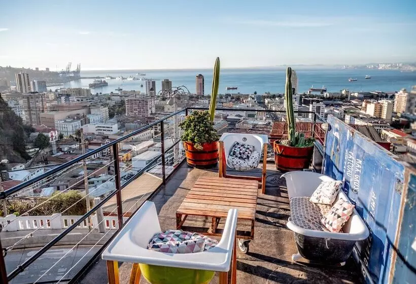 هتل Winebox Valparaiso