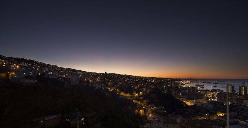 هتل Winebox Valparaiso