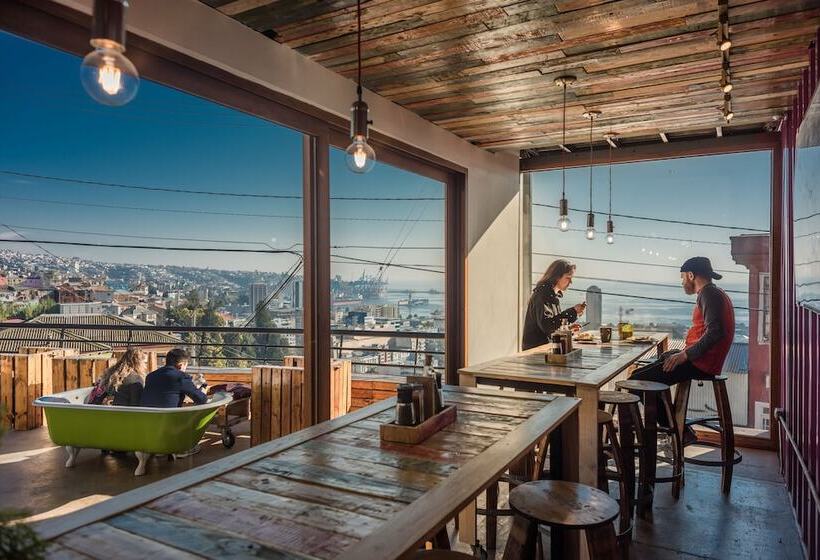 هتل Winebox Valparaiso