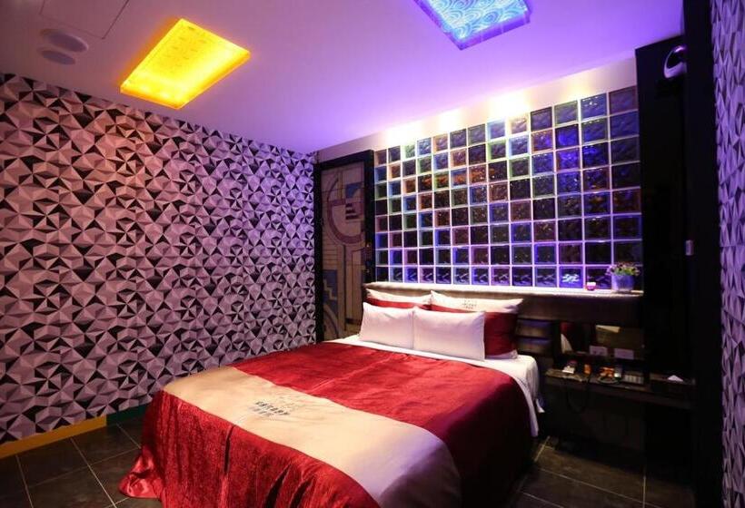 Yosemite Motel Chunghua Branch