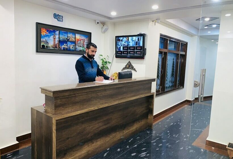 Отель Dusk N Dawn