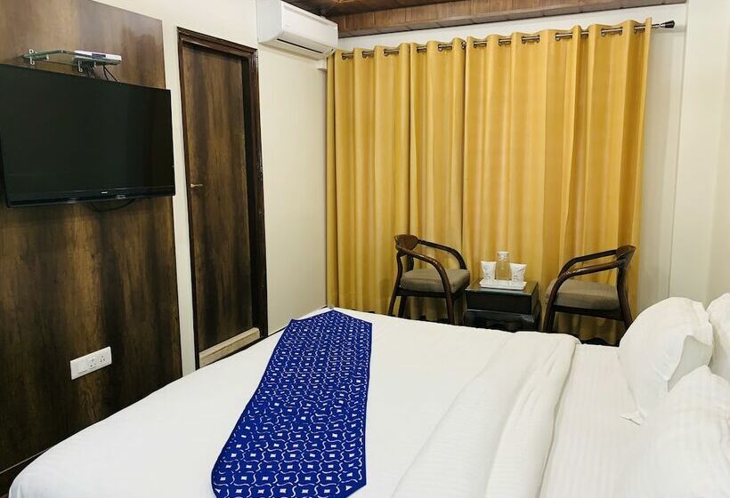 Отель Dusk N Dawn