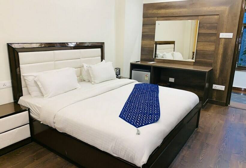 Отель Dusk N Dawn