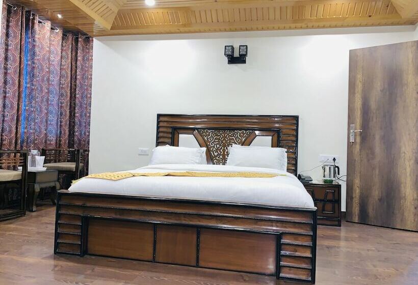 Отель Dusk N Dawn