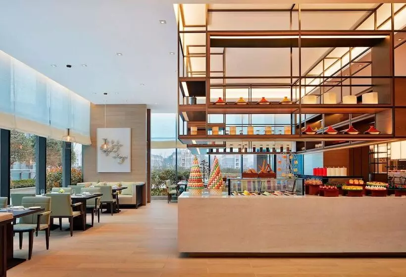 Hotelli Four Points By Sheraton Changsha, Meixi Lake