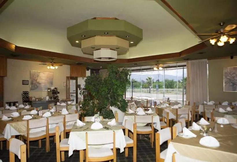 ホテル Paradise Inn