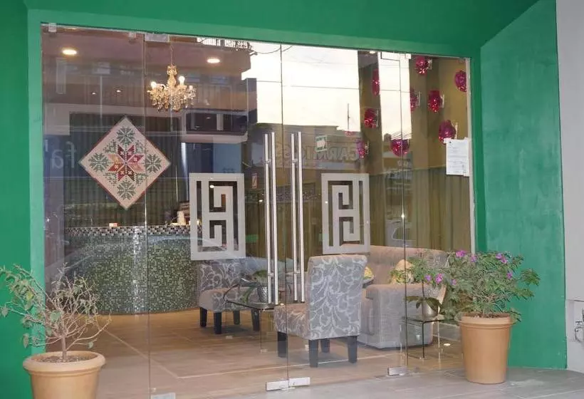 هتل Puerta De Jade