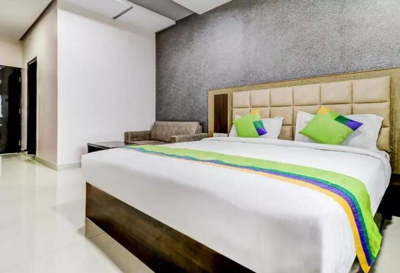 ホテル Treebo Sahara Suites