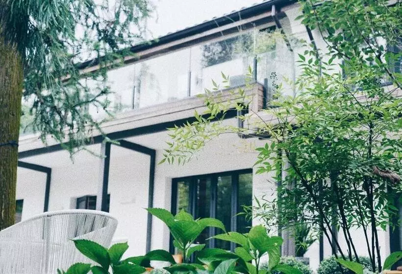 July Bamboo Hostel