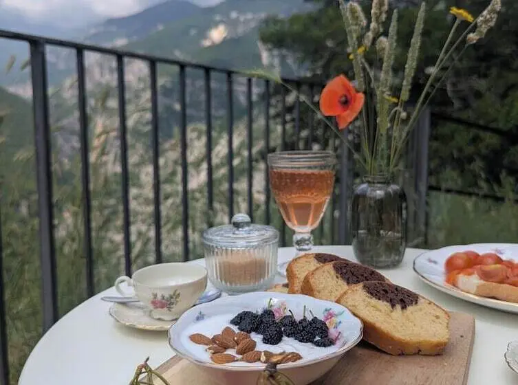ベッドアンドブレックファースト Casa Avella Mountain Retreat