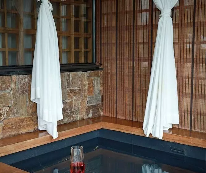 Hotelli Jinghong Bood Panorama Resort Inn
