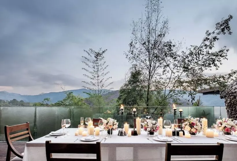Hotelli Jinghong Bood Panorama Resort Inn