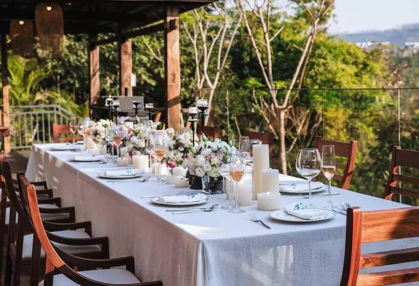 Hotelli Jinghong Bood Panorama Resort Inn