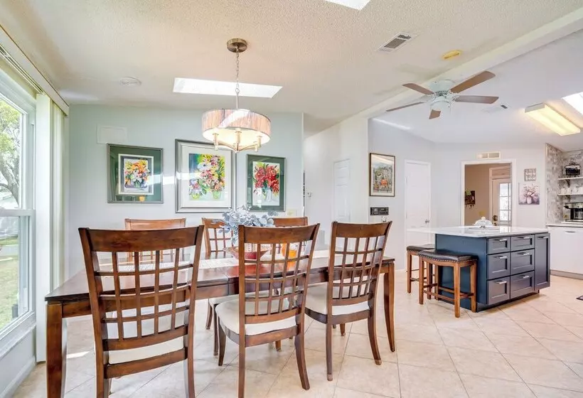 Hilltop Golf Course Cottage In The Villages!