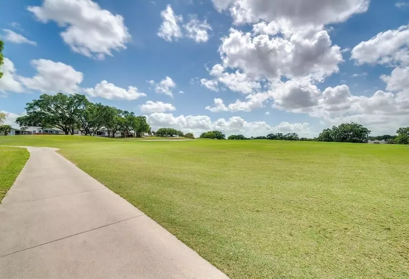 Hilltop Golf Course Cottage In The Villages!