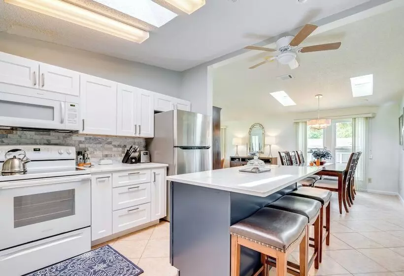 Hilltop Golf Course Cottage In The Villages!