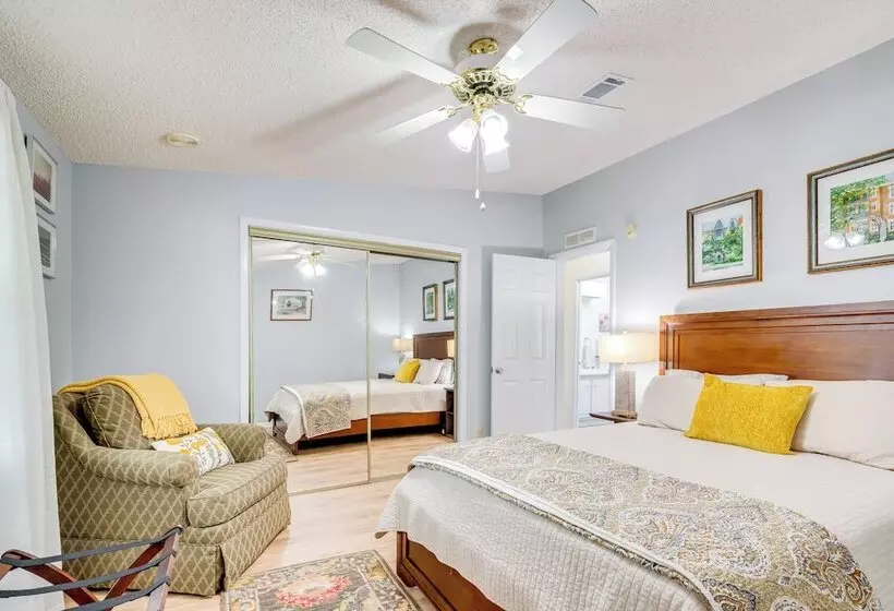 Hilltop Golf Course Cottage In The Villages!
